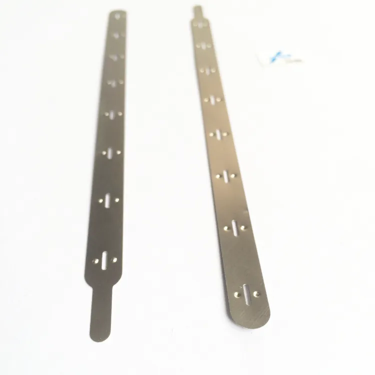 批发 0.15mm 18650 电池连接器焊片 18.5mm 距离镍片 18650 8p 纯镍片点焊锂电池