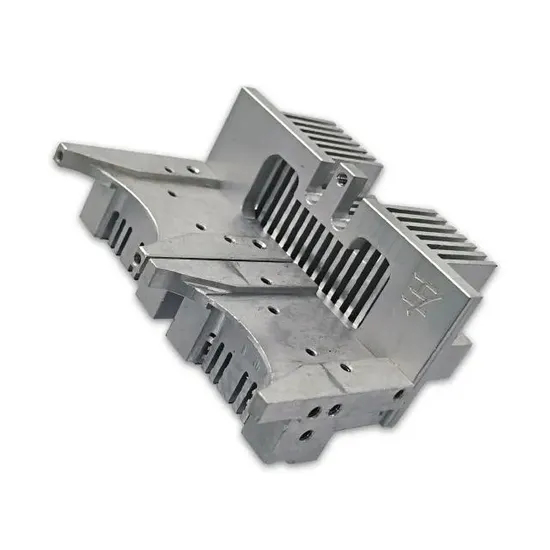 Bagian estampage Logam Kustom Pemesinan CNC aluminium Baja Tahan Karat Bagian Logam Lembaran