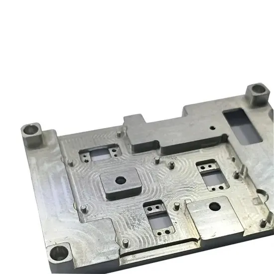 Pemrosesan CNC Baja Presisi 4 Pemrosesan CNC Produksi Massal Bagian Presisi Mobil Kit Konversi Mobil Van