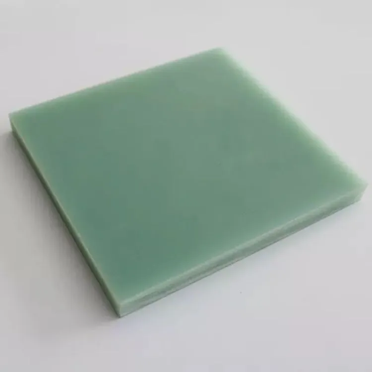 Kundenspezifische Fr4-Epoxidharzplatte, gr&uuml;ne Isolierplatte f&uuml;r Transformatorisoliermaterialien, kundenspezifischer Batterieabstandshalter