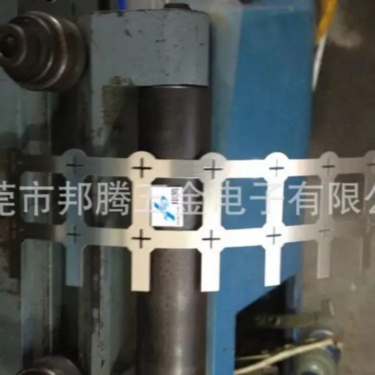 定制制造0.2mm纯镍锂电池焊接26650 2p镍带锂电池连接器纯镍价格点焊